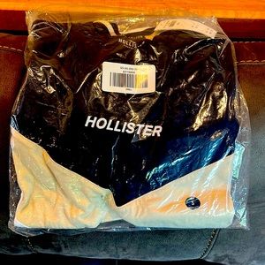 Hollister navy white and tan cotton short sleeve t shirt brand new